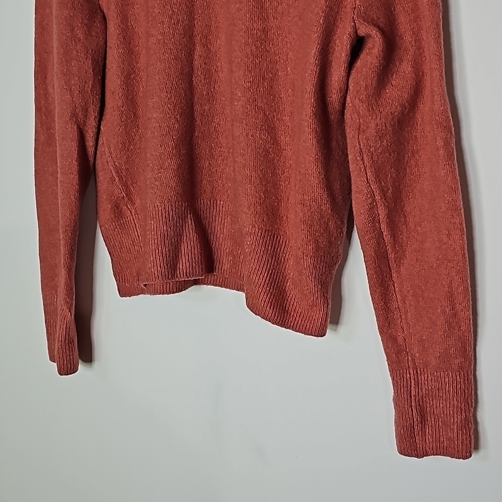 H&M small salmon pink sweater - Picture 3 of 8